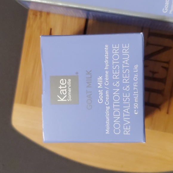 Kate Somerville Goat Milk Moisturizing Cream 1.7 fl.oz - Picture 2 of 6